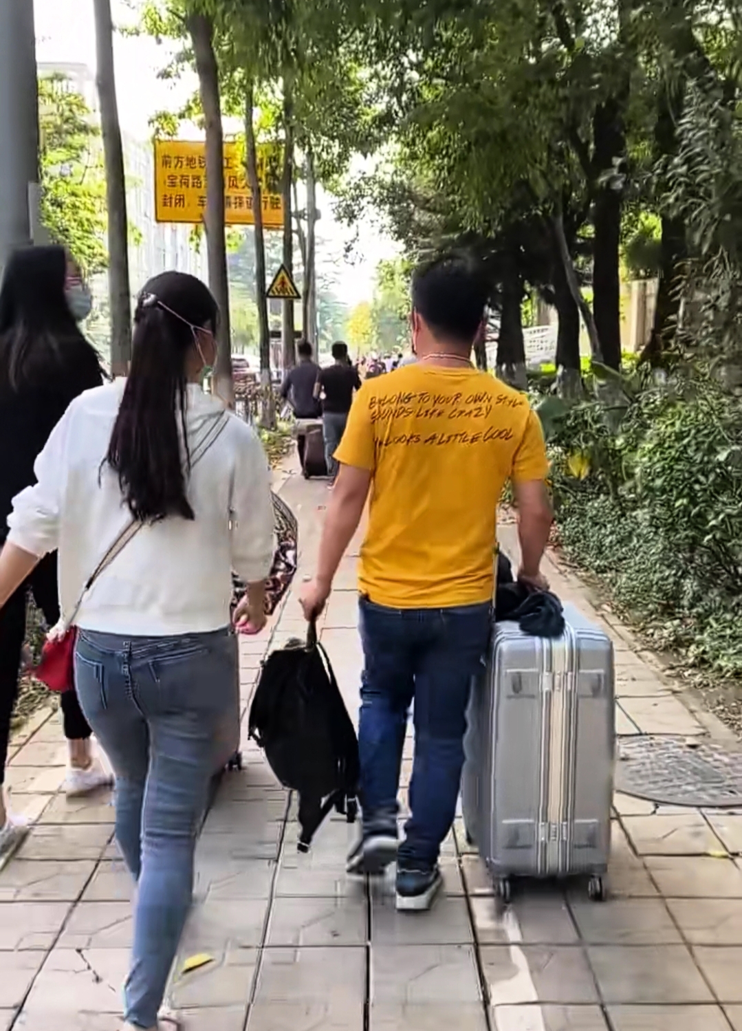 念天地悠悠 招工怪象：国内工厂没人理，外资工厂抢着去，90后：差距太大