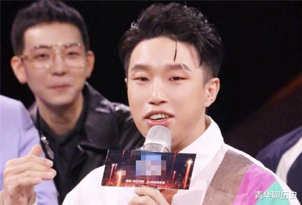 郭德纲|郭德纲多次索要蟒袍“被拒”:6位数一件的蟒袍,究竟好在哪里?