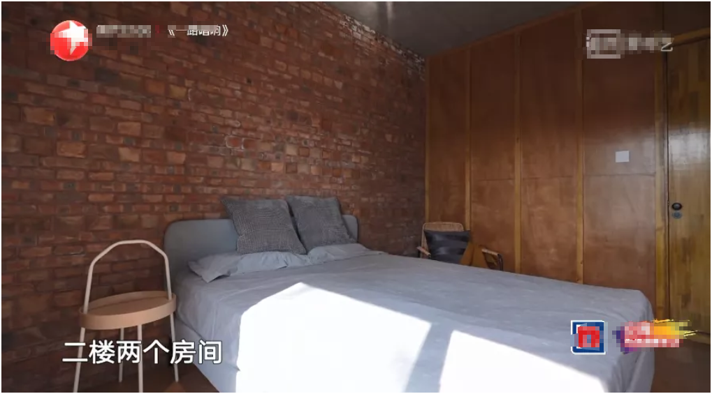 花132万改造房屋变毛坯,屋顶裂痕墙壁返碱,网友:还人血汗钱!