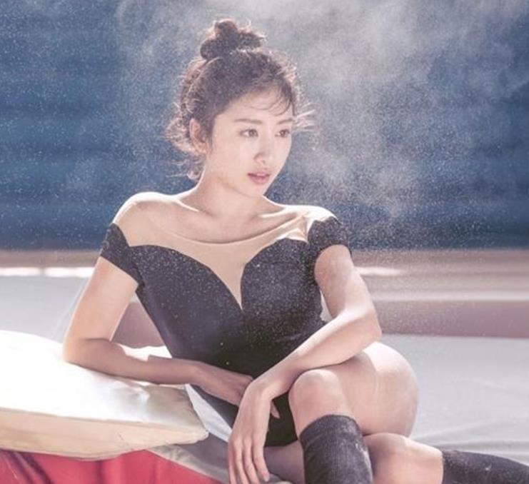 张豆豆|张豆豆凭“挺胸照”爆红，发育太猛被迫退役，为当教练拒入娱乐圈