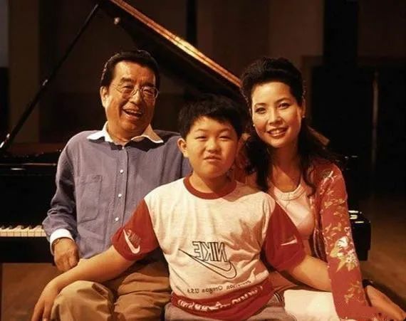 兜妈爱叨叨|娱乐圈“老来得子”的明星，第一位81岁再当爸，既是父亲又是爷爷