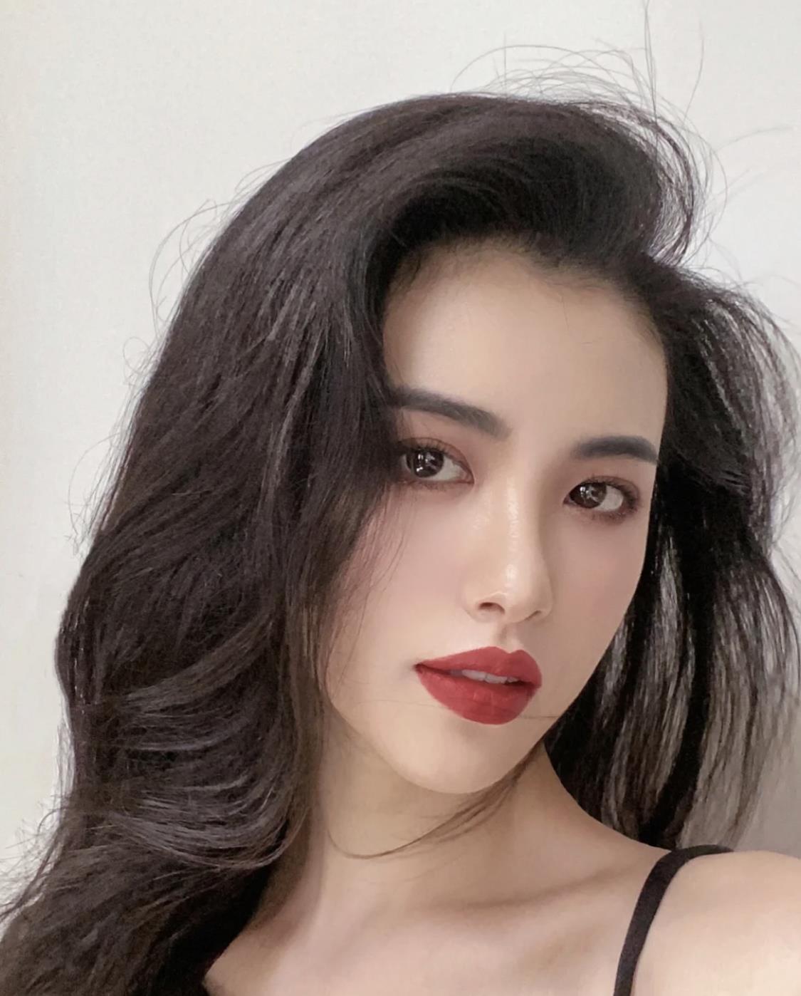 口红 口红在精不在多，聪明的女人都会选择这4支，显白又耐看