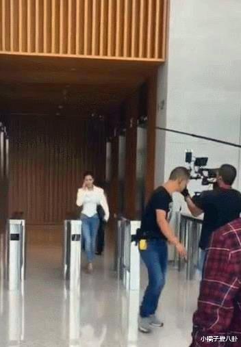 高圆圆|同样是演挨鞭子，杨颖肖战像在娇嗔享受，唐嫣只会瞪眼，而她堪称教科书