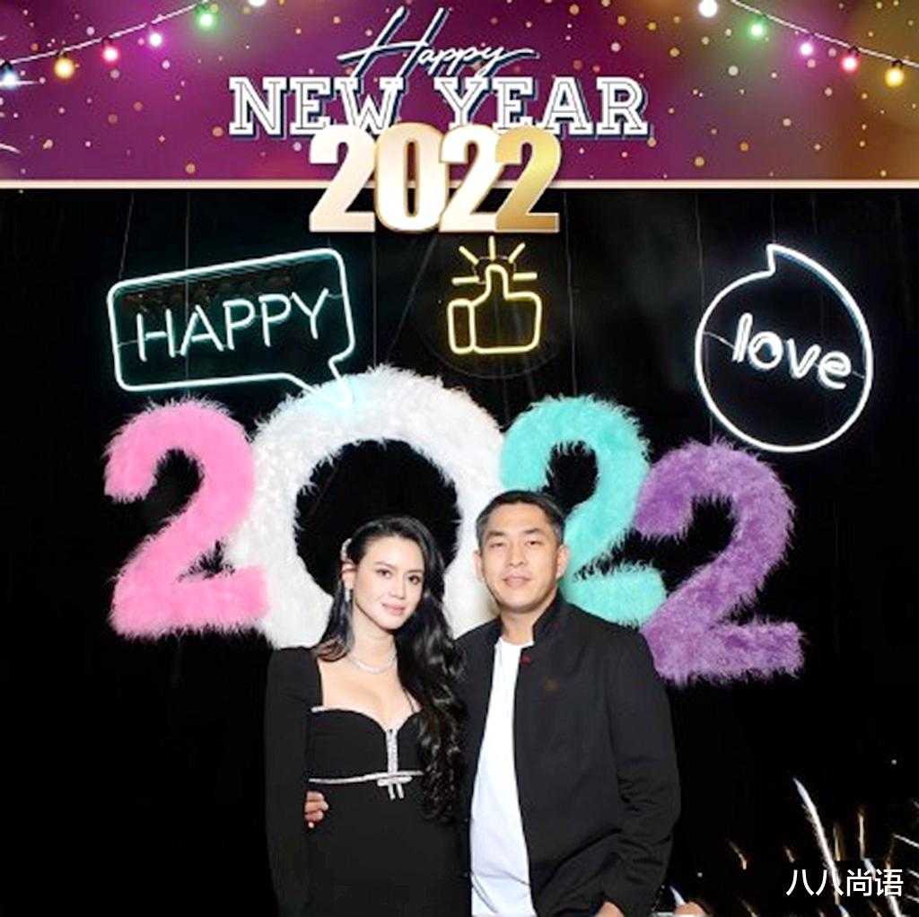 谢玲玲|谢玲玲女儿林心儿参加聚会,被调侃脸有点僵,还与一男子十分亲密