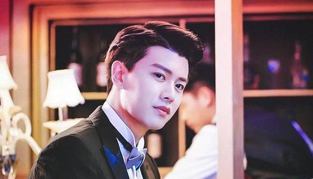 曾黎|任嘉伦宣布启动新剧，再度回归甜蜜情感剧，看到女主：热播剧没跑