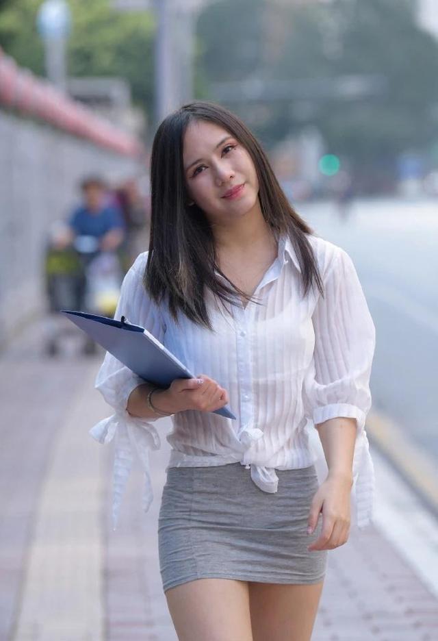 穿衣搭配|简约大方的职场穿搭,白色衬衫搭配包臀裙,做个气质优雅的女人