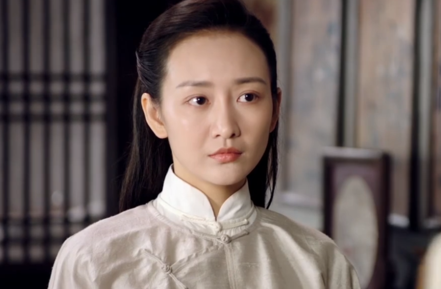 王鸥|有种“整容”叫王鸥卸妆，化妆美艳动人，卸妆后成无眉大妈