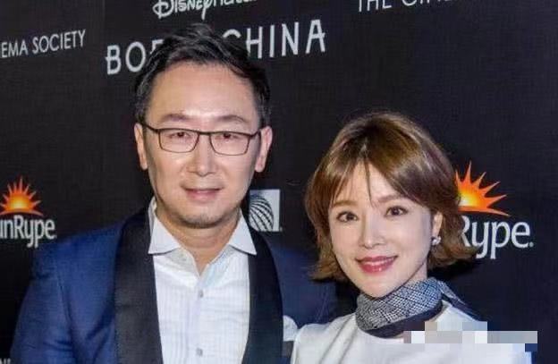 李思思|34岁李思思回归春晚，却被方脸抢镜，成为最低调的央视一姐！