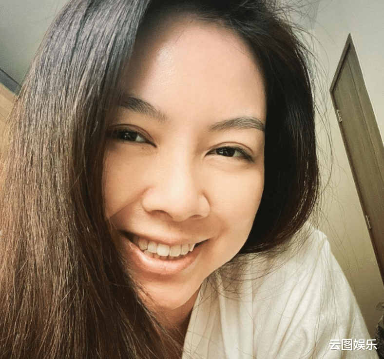 香港小姐|女星丧夫3个月便恋上富商，当街热吻照曝光！3岁女儿已交保姆照顾