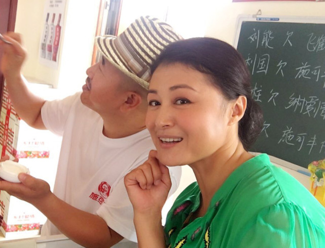 周润发|于月仙车祸去世，生前与两位亲妹妹合影曝光，姐仨像极复制粘贴