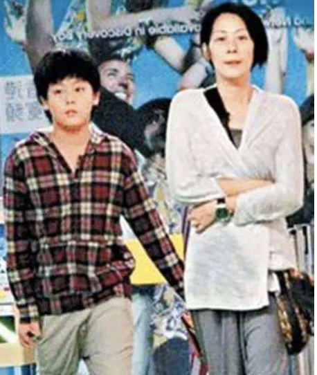 鞠婧祎|从一代女神到单亲妈妈，这5位女明星，终究是被命运捉弄了