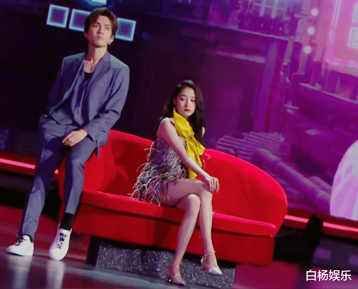 钟汉良|钟汉良官方身高183，当和172关晓彤同框后，有无说谎一目了然