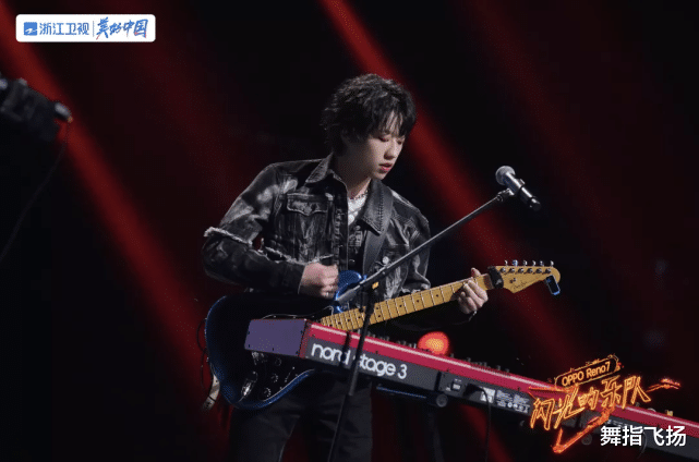 周晓鸥|《闪光的乐队》张楚唱94年红磡经典，周晓鸥耳返都不带，网友-高手如云