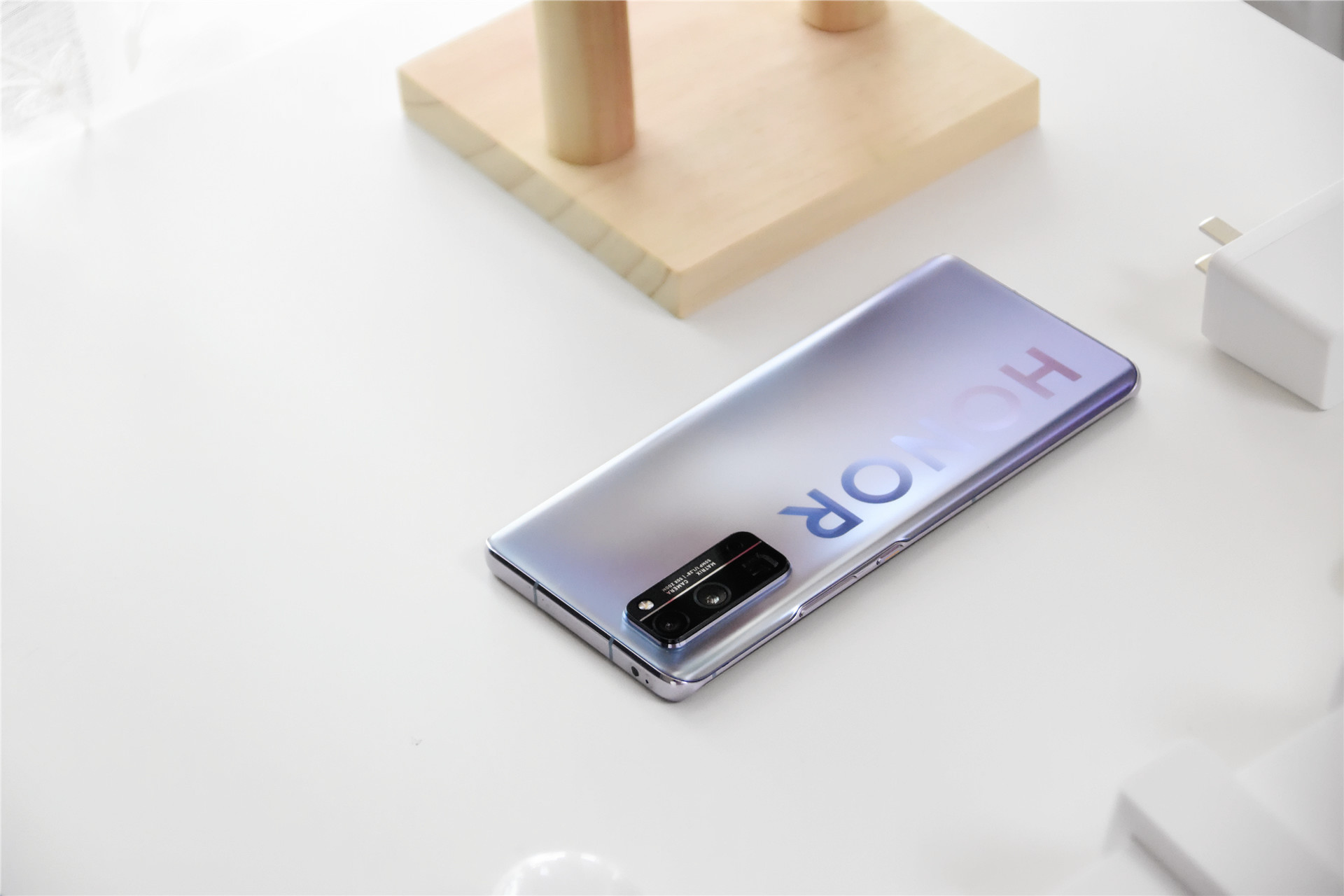 华为荣耀|荣耀30Pro+测评：麒麟990 5G让你“以快制胜”