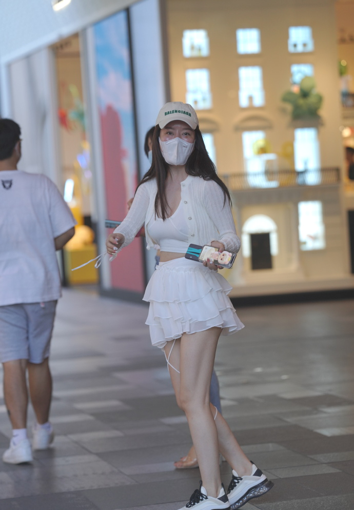 坎叔说时尚 “仙女”穿搭就是这样,不仅造型清爽,还十分个性!