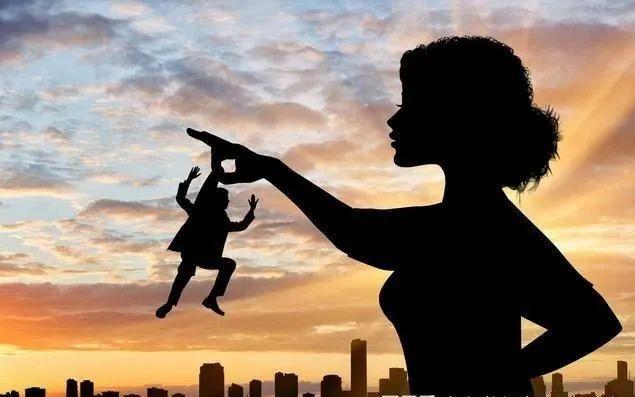 麦当娜|“性解放运动”：麦当娜61岁爱上28岁男模，直言自己就喜欢小男人