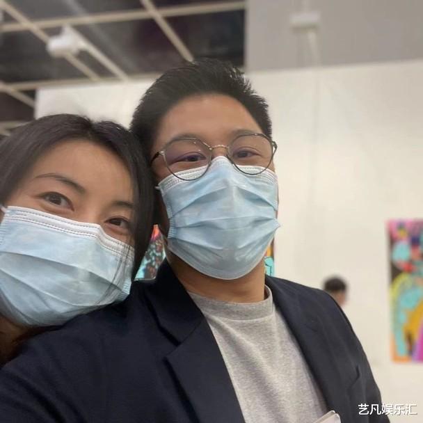 郭晶晶|郭晶晶近照曝光，腹部比霍启刚还大，难怪都猜她怀上了四胎