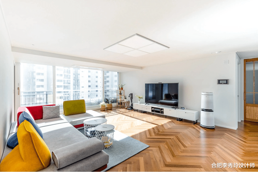 166㎡只有夫妻俩居住，没有花里胡哨的造型设计，干净得恰到好处