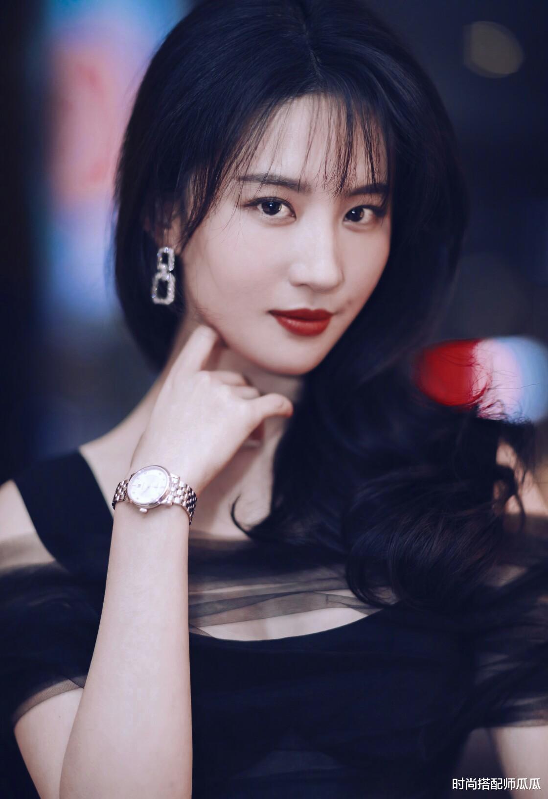 发型 ?建议中年女人,远离这3种“发型”!特别是第2种,显老还没气质