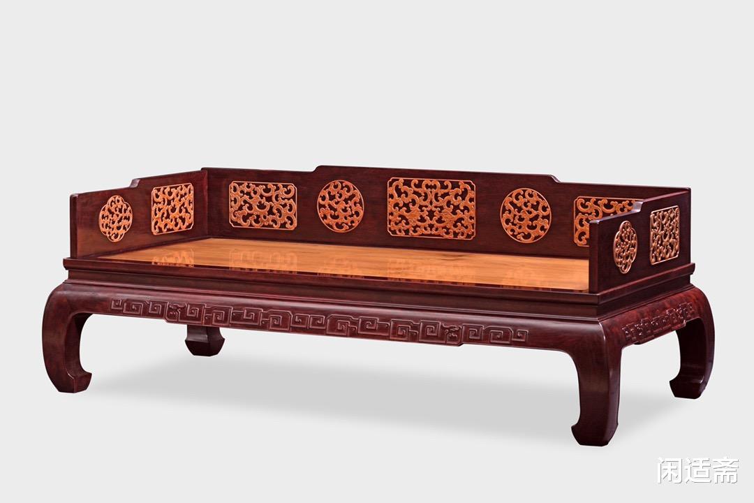 紫檀|明式家具珍品,紫檀镶黄花梨,夔龙纹马蹄腿罗汉床