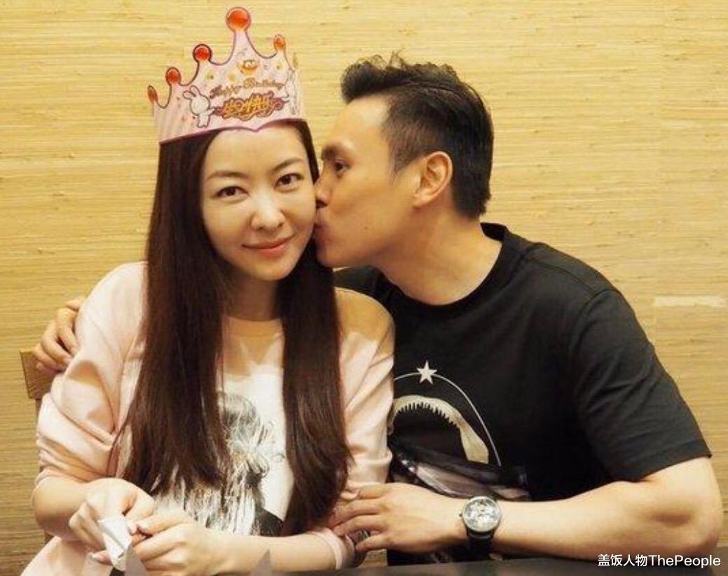 王菲|高龄生子对女星堪比“毁容”：有人一夜老十岁，有人被误认保姆