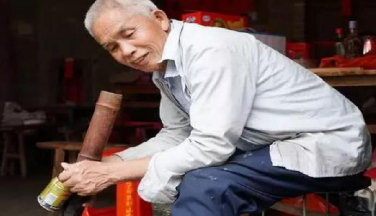 歪妈亲子故事|19岁女孩爱上49岁单身汉，21年生下15个娃，她直言自己“很幸福”