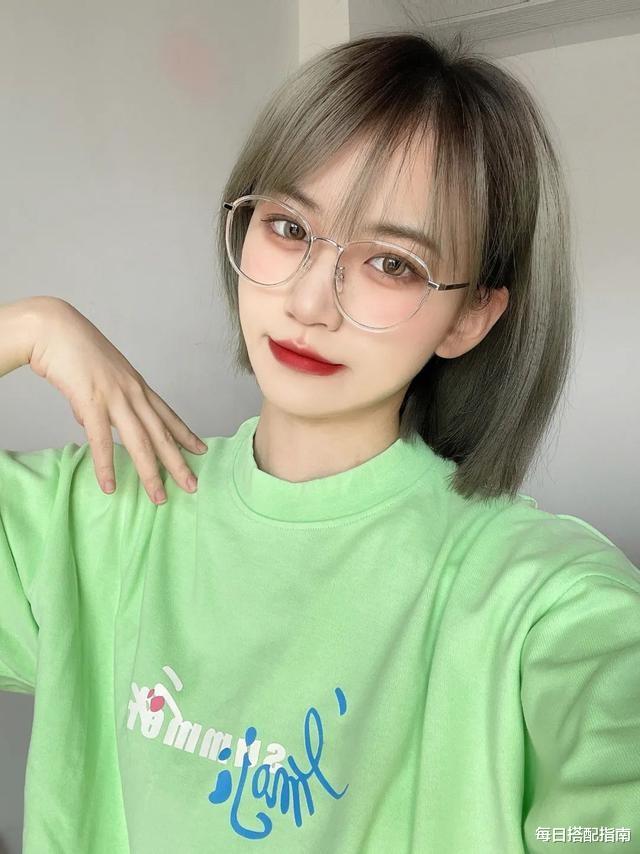 每日搭配指南|夏天，小个子不知道穿什么？这4个“显高”的穿搭技巧，值得收藏
