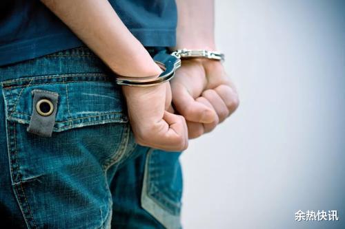 一男子强行侵犯76岁老太,父亲前去阻拦,被男子砍死,被判8年