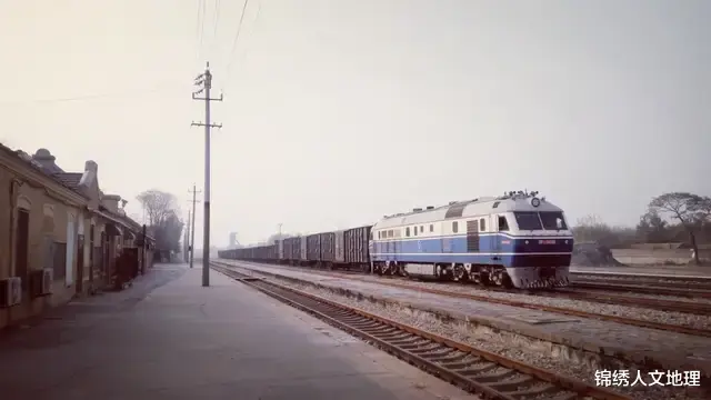 锦绣人文地理 中国醉爽的城市,一口啤酒,一眼大海