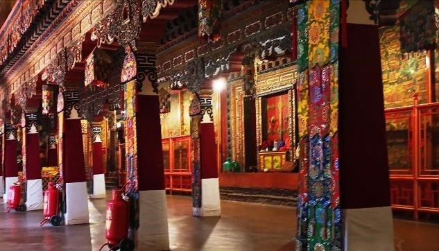 家中大小宝|世界上海拔最高的古代宫堡建筑群,5A级景区,还是人民币背面图案