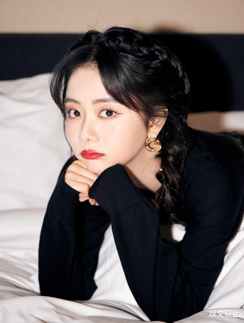 谭松韵|谭松韵晒车内自拍照，31岁长着21岁的脸，少女感爆棚百看不腻