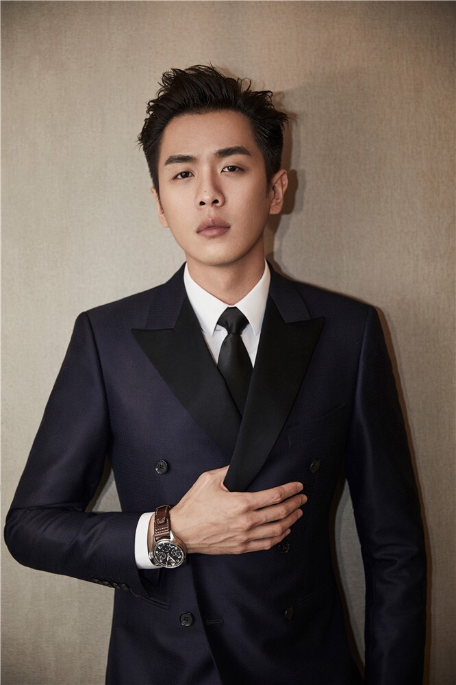 张若昀|张若昀撤诉亲父张健，他的原生家庭有多复杂？编剧都不敢这么写