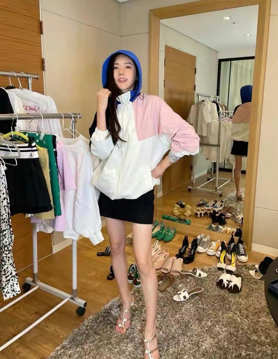 秋瓷炫|太心酸！秋瓷炫与老公小酌一杯压抑太久忍不住落泪，素颜却认不出