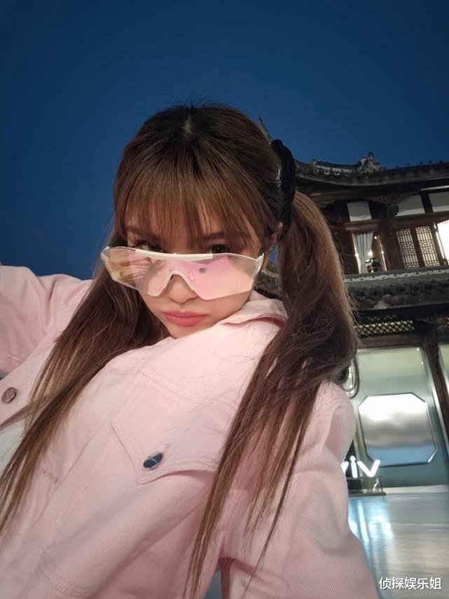 周扬青|豪气！周扬青请专业大厨做年味大餐，豪宅饭厅曝光堪比五星级饭店