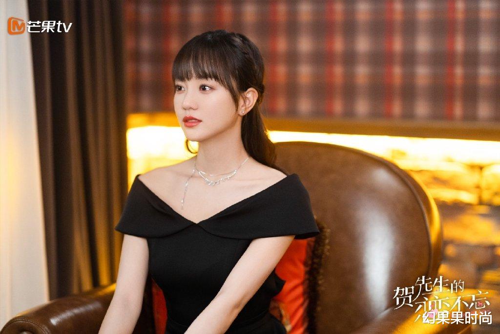 幻果果时尚|圆脸、细软发必学！《贺先生的恋恋不忘》女主胡意旋发型解析！