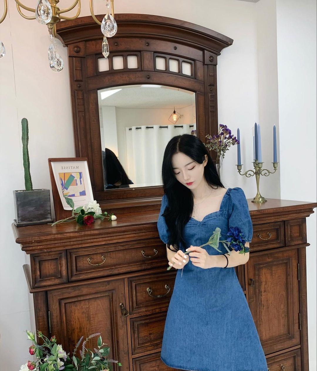 一个爱穿搭的小马甲|没有连衣裙的夏天是不完整的，选对了款式，就能穿出不一样的美