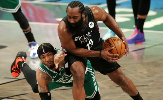 篮网队|总分2-0！篮网三巨头61+19+18大胜绿军，神射25分刷爆纪录两人伤退