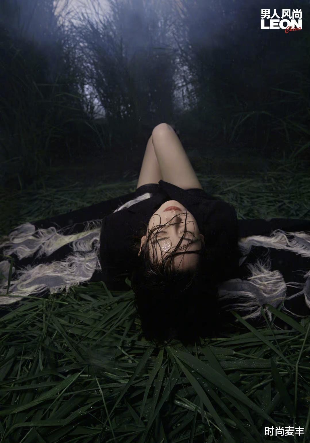 戚薇|戚薇李承铉真的越长越像,同款发型同款衣服像兄妹,让人羡慕