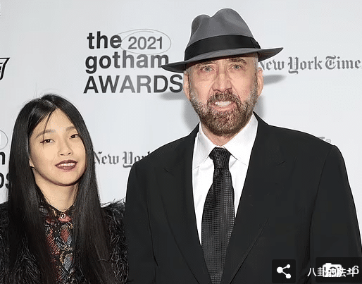 |尼古拉斯·凯奇和他 26 岁的妻子柴田理子 出席哥谭奖颁奖典礼