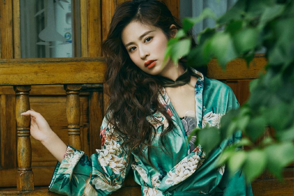 颖儿|看看颖儿和付辛博的家，家具全靠网购，家中吊灯只要319元