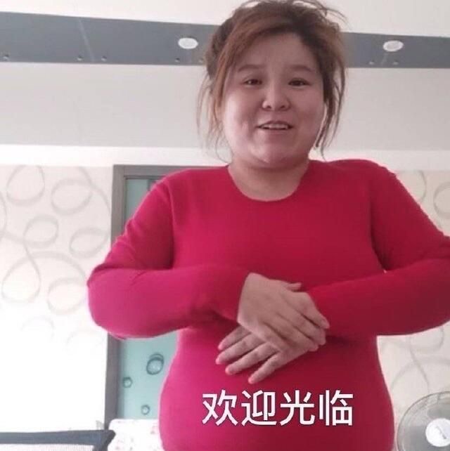 小小娱娱 网红郭老师“顶流实锤”，生日应援投屏四大城市，15秒滚动播出120次