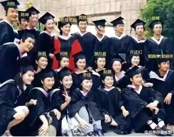 田馥甄|“师奶杀手”靳东的纯情岁月,和他背后的两个离婚女人