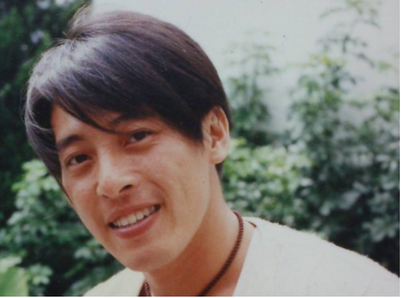 电视剧|夫妇俩为保持年轻，坚持26年不生娃不吃肉，56岁合照太惊艳