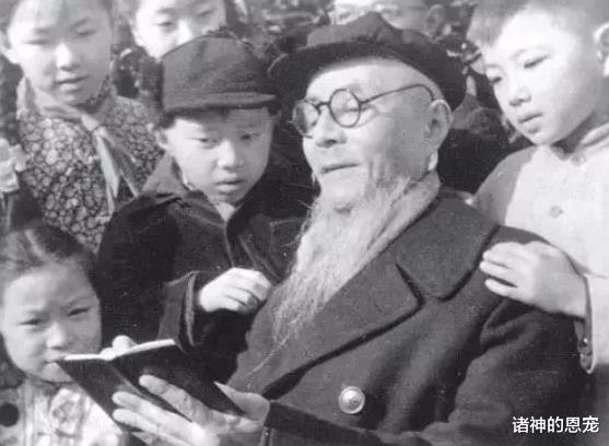 诸神的恩宠|民国漫画家丰子恺的“3重情缘”：故乡情、师生情、父子情