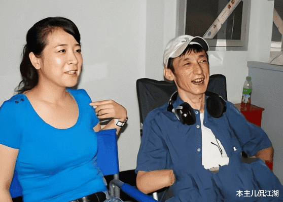 林依晨|陈小艺：23岁爆红，和老公分居11年，41岁“出轨”小9岁导演