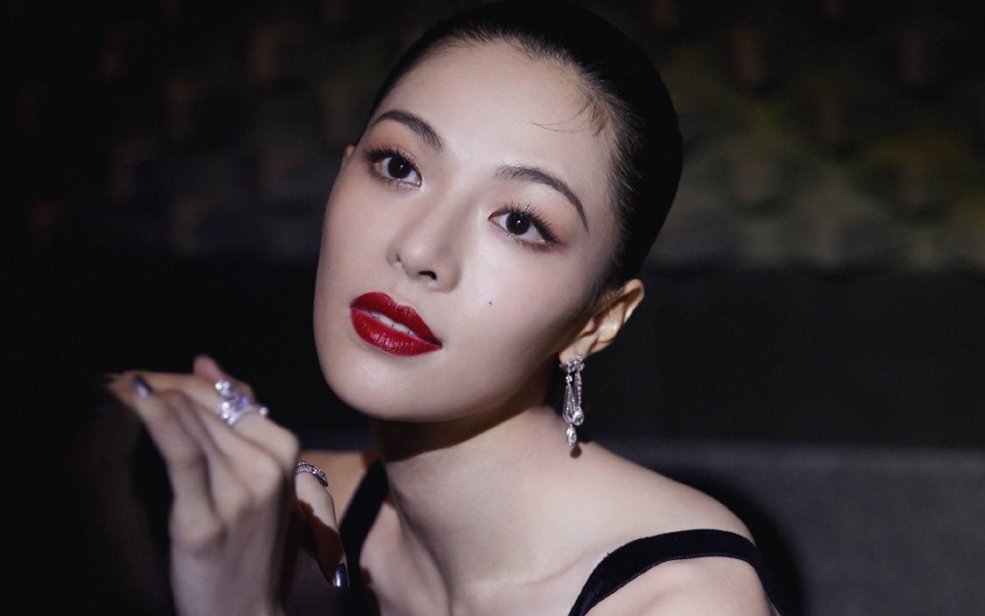 钟楚曦|钟楚曦减少红毯活动？钟楚曦目光短浅，看不到经纪团队的用心良苦