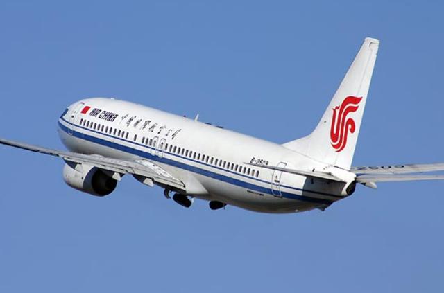 第1眼界 首批撤离武汉的英国人马特“没上那趟飞机就好了，中国更安全”