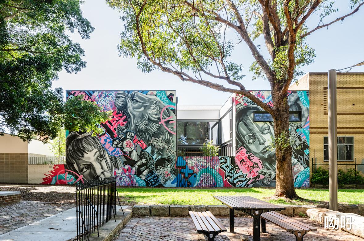 购房置业|仓库改建现代主义融合街头艺术住宅