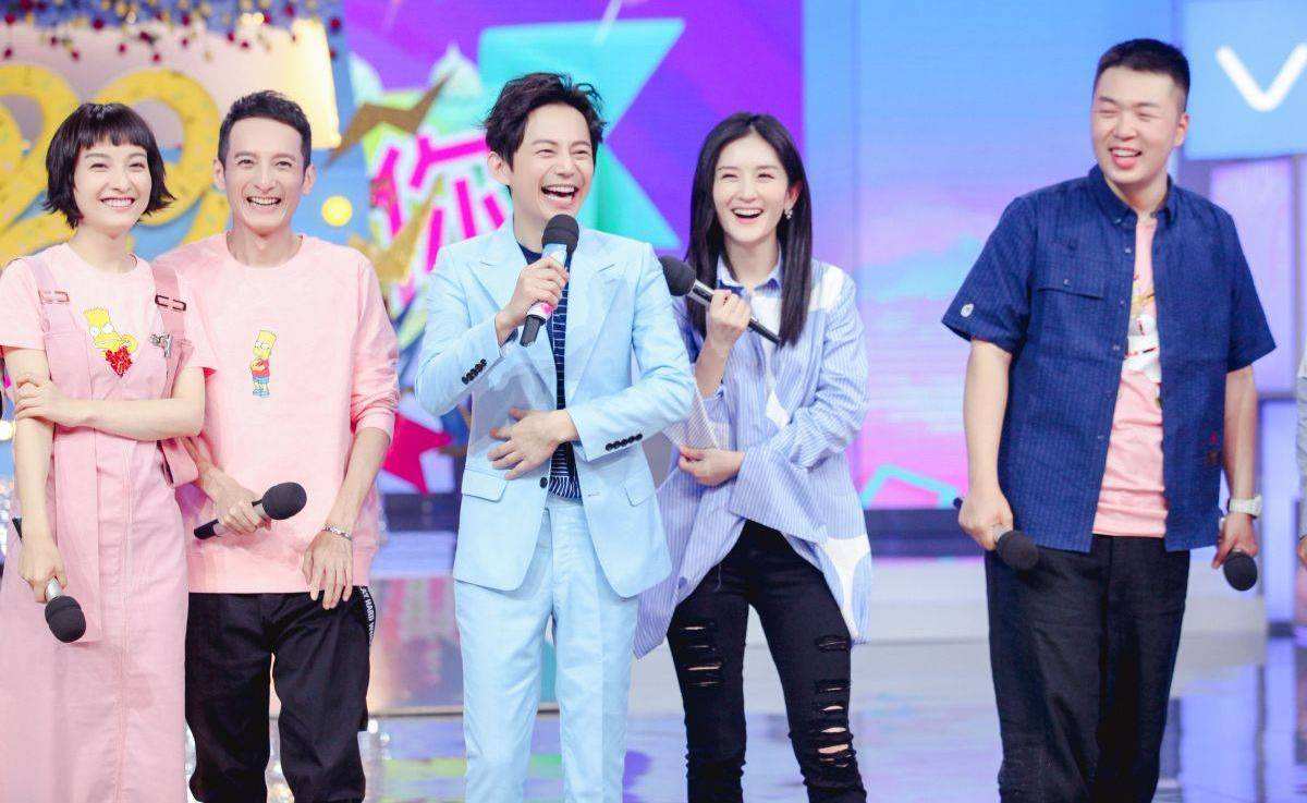 快乐家族|《快本》停播快乐家族分崩离析，星期六的何炅孤零得让人心疼