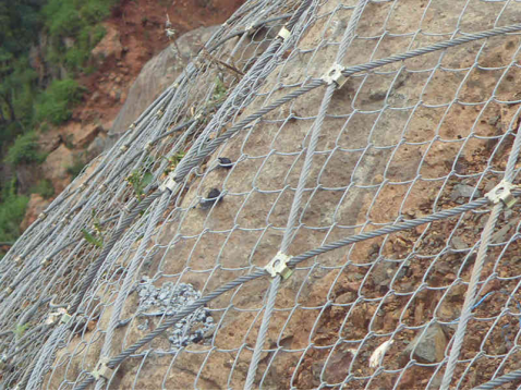 尚富赵先生 边坡防护网用在哪些地方